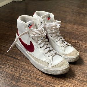 Nike Blazer high tops in Maroon